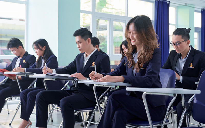 Trường Huấn luyện Doanh nhân CEO Việt Nam đào tạo chuyên sâu ngành Quản trị Kinh doanh 