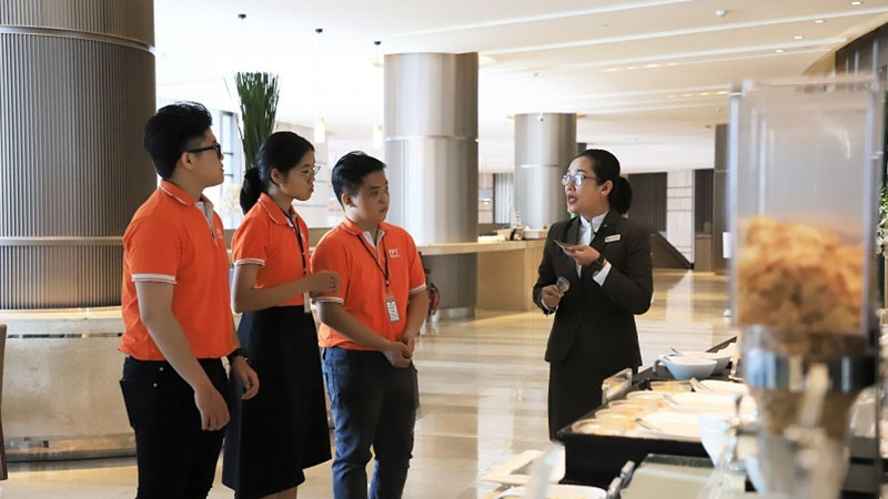 Sinh viên theo học ngành quản trị khách sạn được đào tạo cả về kiến thức lẫn kỹ năng.